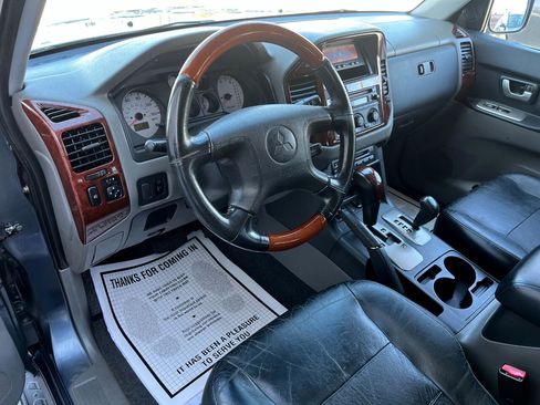 Used 2006 Mitsubishi Montero Limited image 9