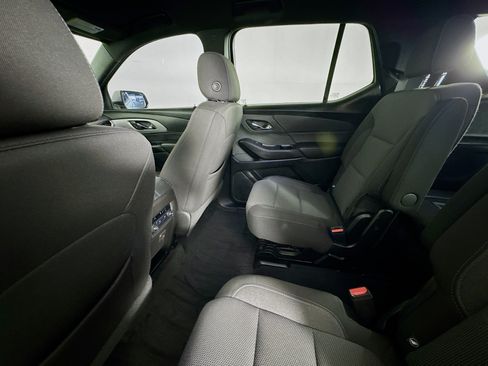 Used 2022 Chevrolet Traverse LT FWD image 23