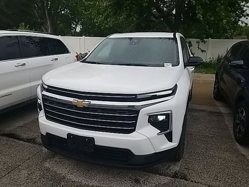 Certified 2025 Chevrolet Traverse LT FWD image 8
