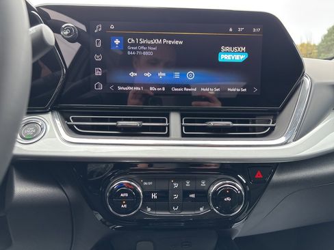 New 2026 Chevrolet Trax LT image 15