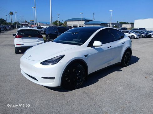 Used 2020 Tesla Model Y Long Range AWD/4WD image 2