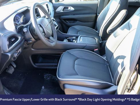 New 2026 Chrysler Pacifica Limited w/ S Appearance Package AWD/4WD image 5