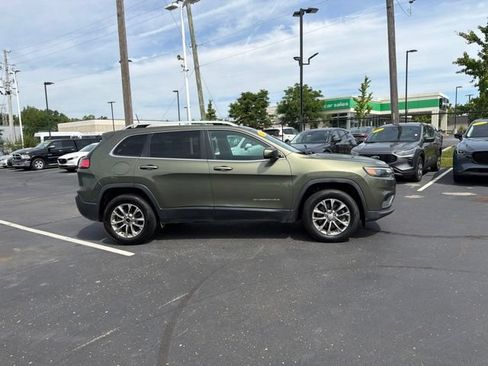 Used 2019 Jeep Cherokee Latitude Plus w/ Comfort/Convenience Group AWD/4WD image 5