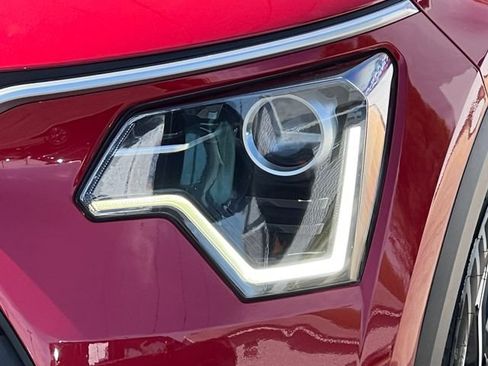 Used 2023 Kia Niro EX FWD image 35