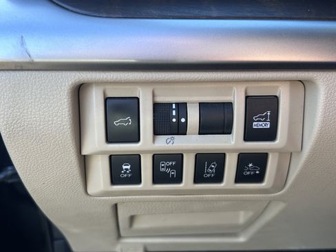 Used 2018 Subaru Outback 2.5i Limited image 19