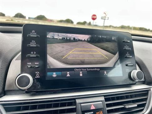 Certified 2018 Honda Accord Touring image 26