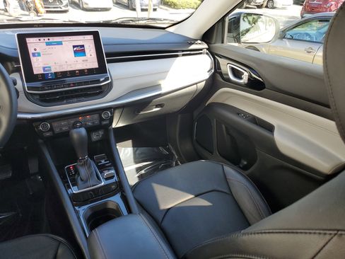 Used 2022 Jeep Compass Limited w/ Elite Group image 16