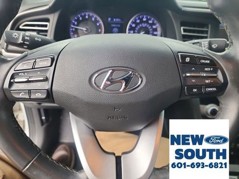 Used 2020 Hyundai Elantra Limited w/ Cargo Package (C1) image 11