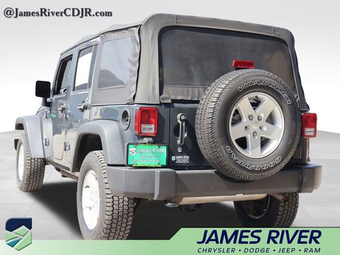 Used 2017 Jeep Wrangler Unlimited Sport w/ Quick Order Package 24S AWD/4WD image 3