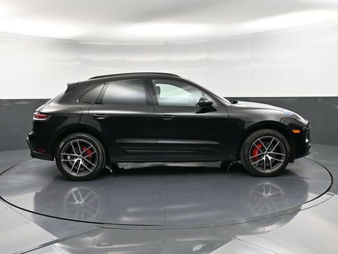 Certified 2022 Porsche Macan S image 9
