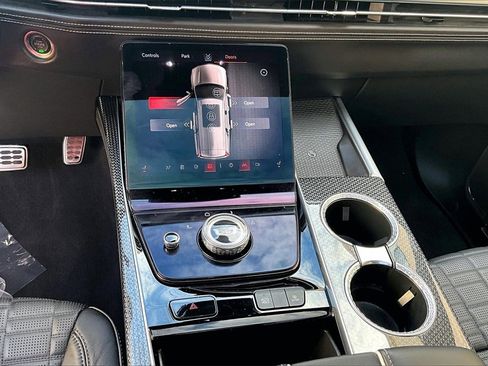 Certified 2025 Cadillac Escalade ESV V image 15