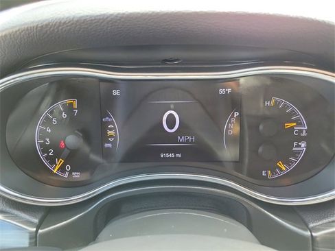 Used 2019 Jeep Grand Cherokee Altitude image 24