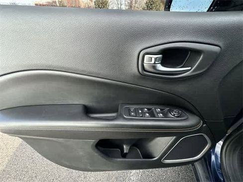Used 2019 Jeep Compass Sport image 18