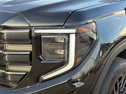 Used 2025 GMC Sierra 1500 Elevation image 9