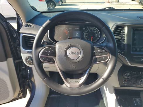 Used 2021 Jeep Cherokee Latitude Lux w/ Comfort/Convenience Group image 7