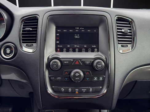 Used 2019 Dodge Durango SXT image 17