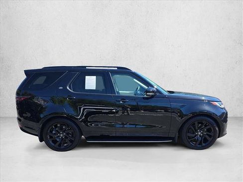 Used 2025 Land Rover Discovery Dynamic SE AWD/4WD image 4