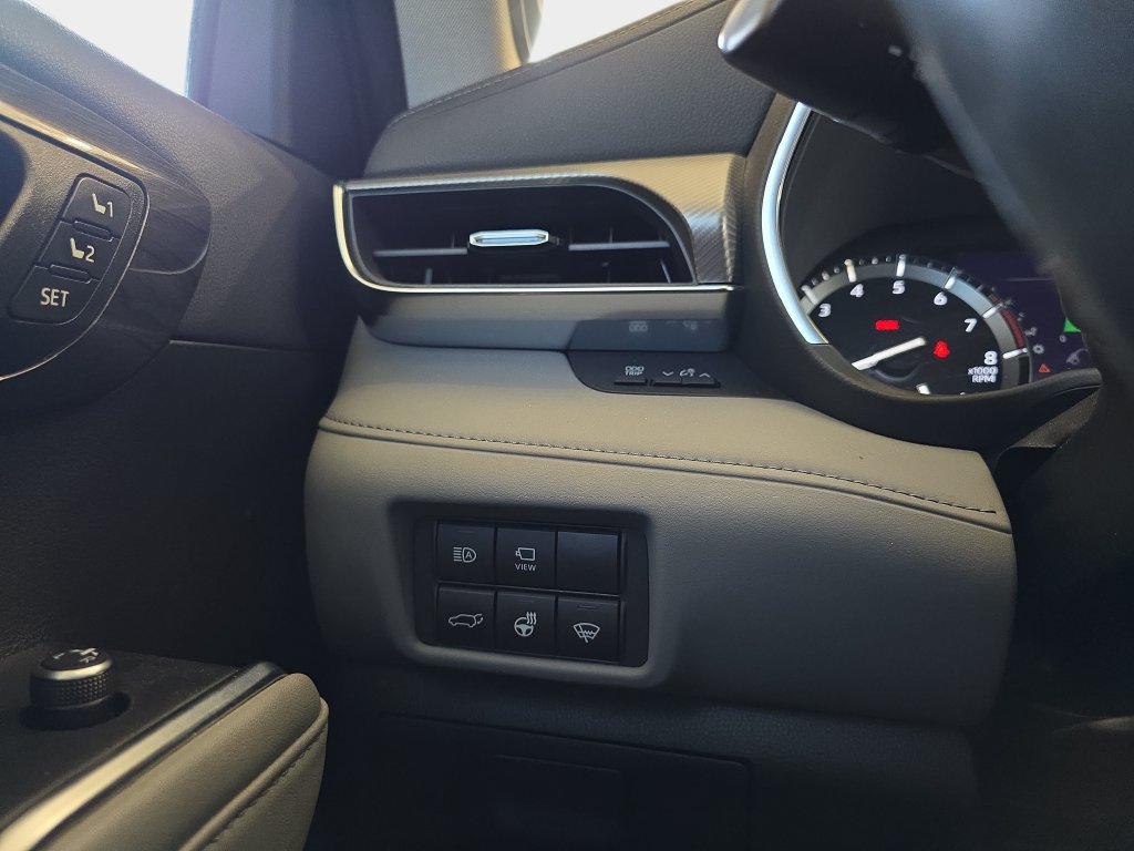 Used 2020 Toyota Highlander Platinum AWD/4WD image 28