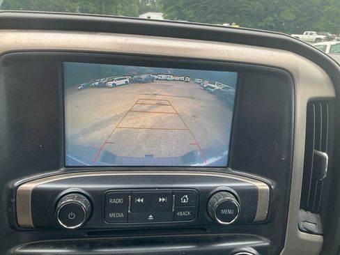 Used 2018 GMC Sierra 2500 Denali w/ Duramax Plus Package AWD/4WD image 23
