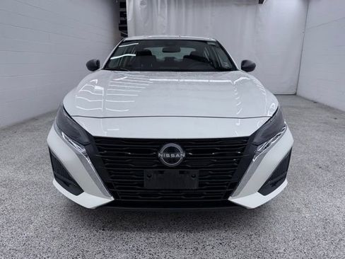 Used 2025 Nissan Altima 2.5 SV FWD image 6