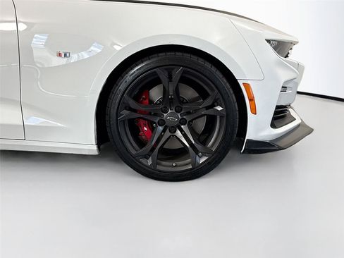 Used 2023 Chevrolet Camaro SS RWD image 16