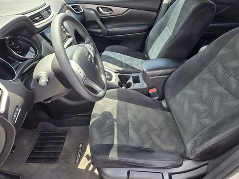 Used 2016 Nissan Rogue S image 11