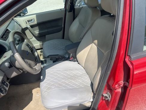 Used 2010 Ford Focus SEL FWD image 6