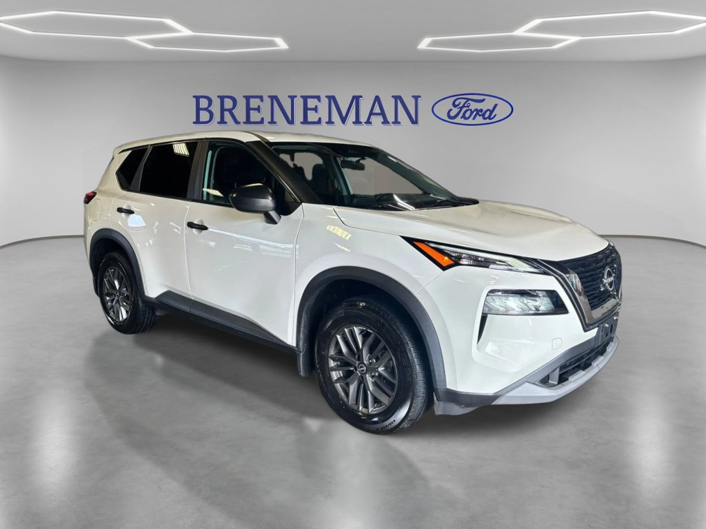 Used 2023 Nissan Rogue S AWD/4WD image 3