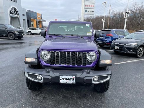 New 2026 Jeep Gladiator Sport AWD/4WD image 3