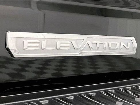Used 2024 GMC Sierra 1500 Elevation w/ Elevation Premium Package AWD/4WD image 9