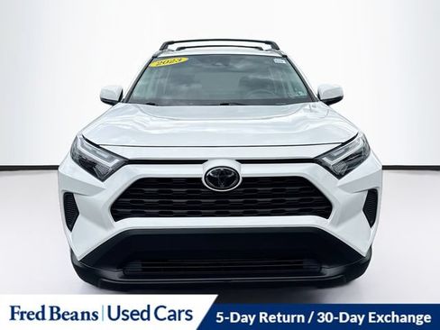 Used 2023 Toyota RAV4 XLE AWD/4WD image 2
