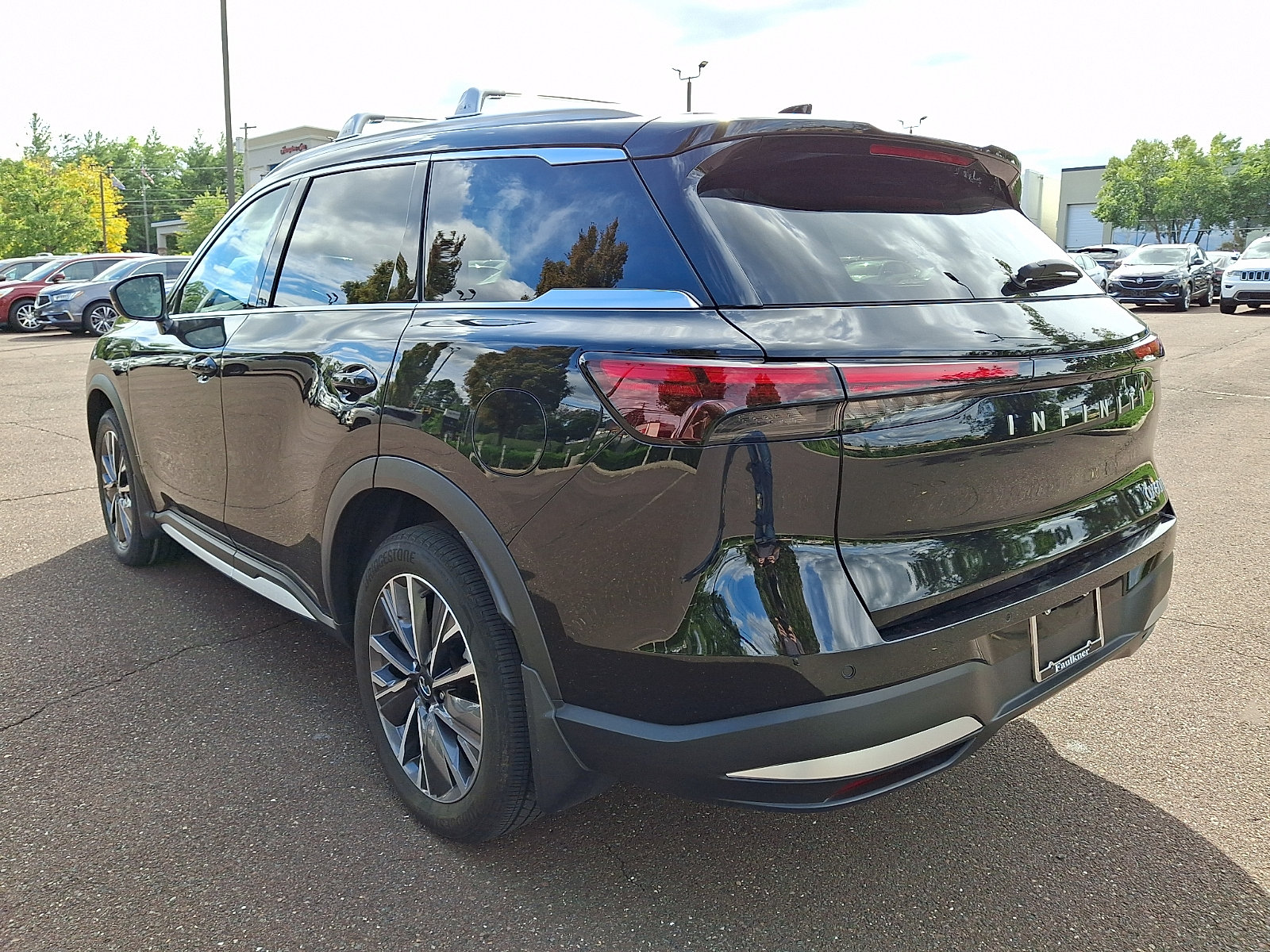Certified 2026 INFINITI QX60 Luxe w/ Cargo Package AWD/4WD image 4