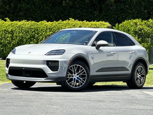New 2026 Porsche Macan Electric RWD image 1