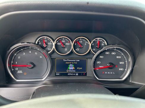 Used 2022 Chevrolet Silverado 2500 LT w/ Convenience Package image 11