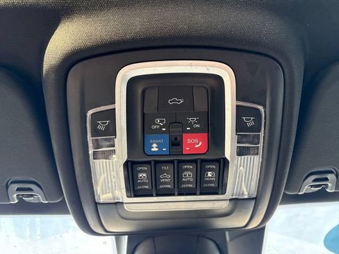 Used 2023 RAM 1500 Laramie AWD/4WD image 14