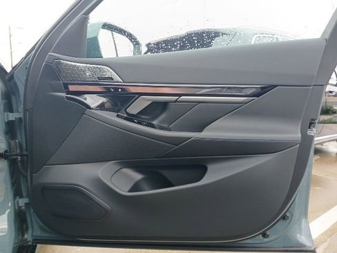 New 2026 BMW 530i RWD image 17
