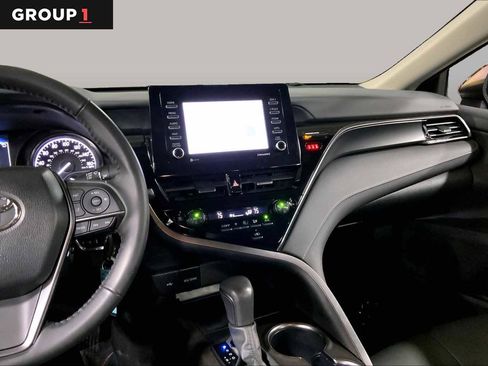Used 2024 Toyota Camry SE FWD image 7