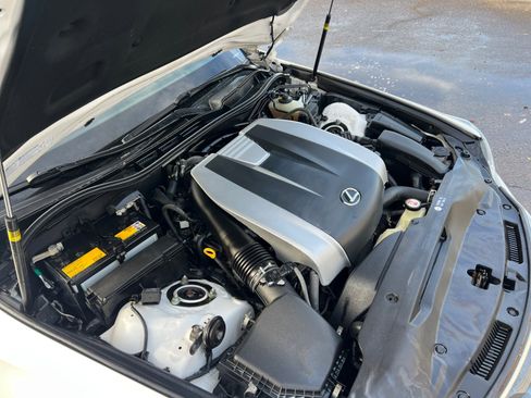 Used 2018 Lexus IS 300 AWD image 38