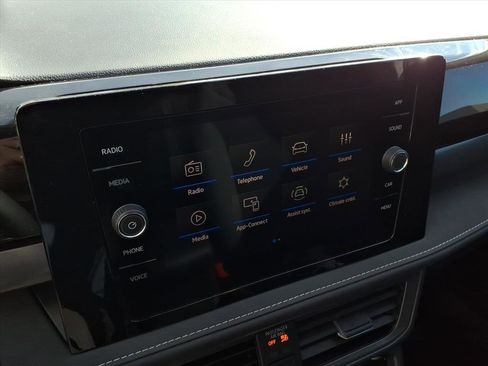 New 2026 Volkswagen Taos SE image 17