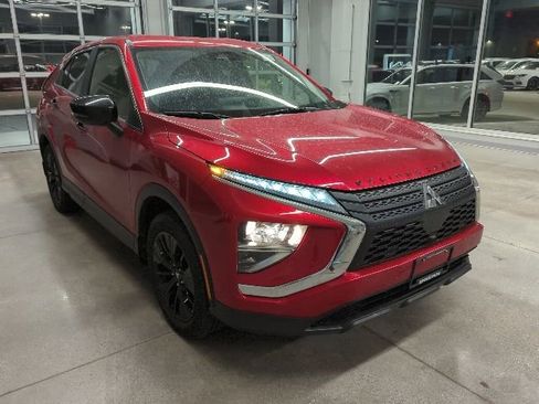Used 2022 Mitsubishi Eclipse Cross LE AWD/4WD image 1