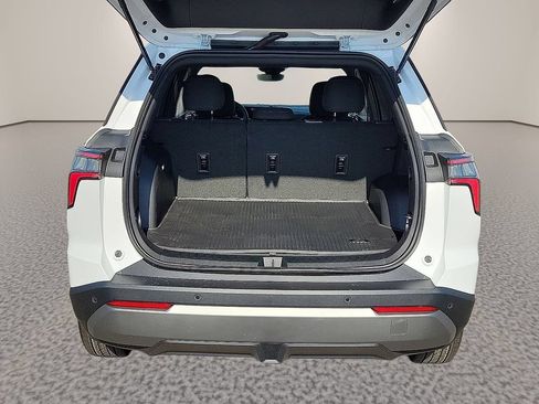 New 2026 Chevrolet Equinox LT w/ Safety and Technology Package FWD image 8