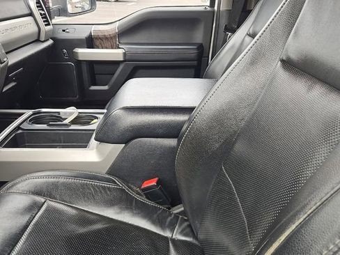 Used 2019 Ford F250 Lariat w/ Lariat Ultimate Package AWD/4WD image 9