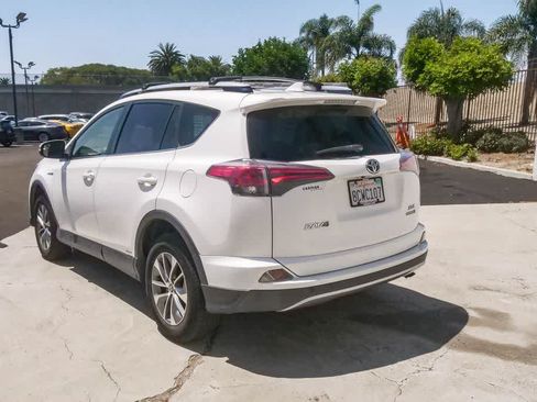 Used 2018 Toyota RAV4 XLE AWD/4WD image 7