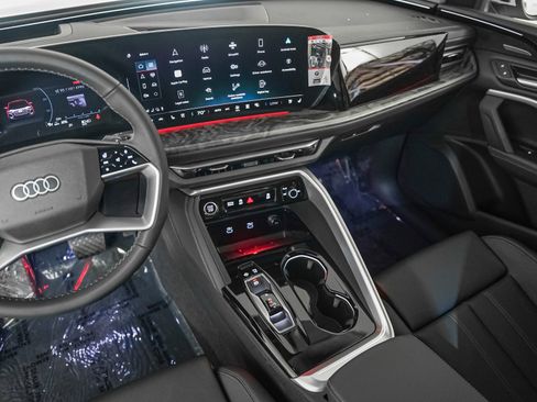 New 2025 Audi Q5 Premium Plus image 17