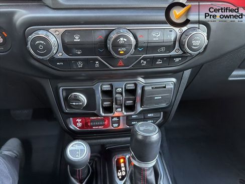 Used 2022 Jeep Wrangler Unlimited Rubicon w/ LED Lighting Group AWD/4WD image 77
