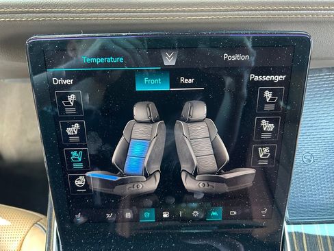 Used 2025 Cadillac Escalade Premium Luxury RWD image 37