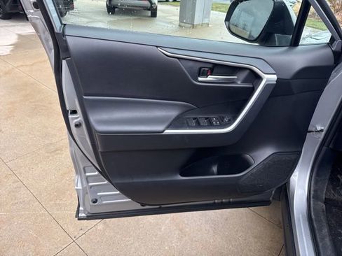 Used 2025 Toyota RAV4 XLE image 23