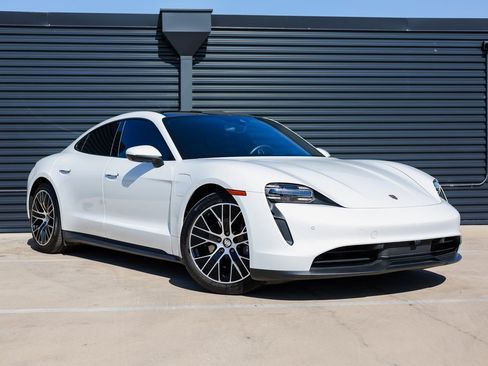 Certified 2021 Porsche Taycan image 9