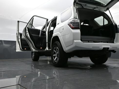 Used 2021 Toyota 4Runner SR5 image 36