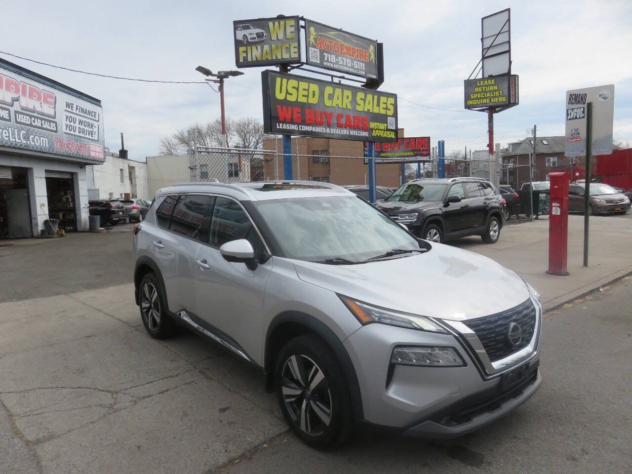 Used 2021 Nissan Rogue SL AWD/4WD image 3
